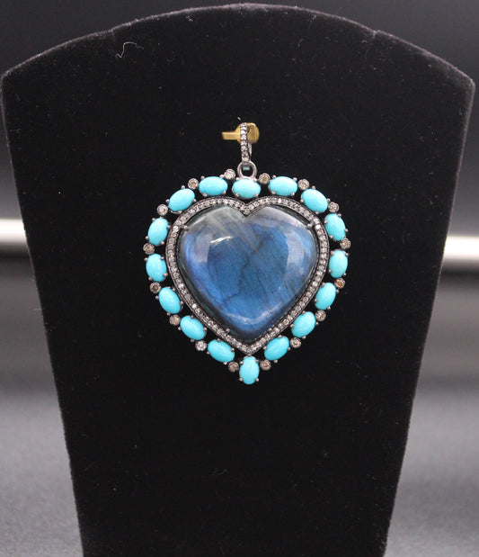 Heart Design Single Layer Diamond Pendant with Gemstone