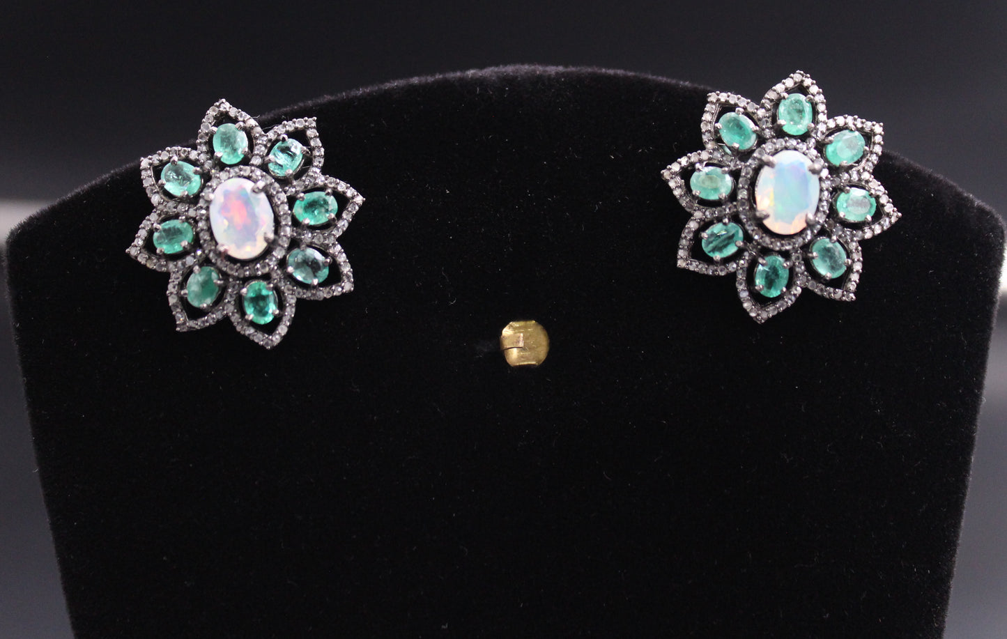 Flower Dimond Earring with Emerld or Opal