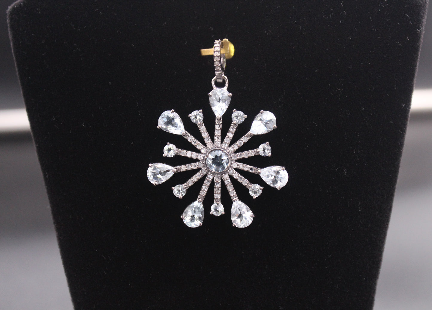 Flower Diamond & Aqua Marine Pendant