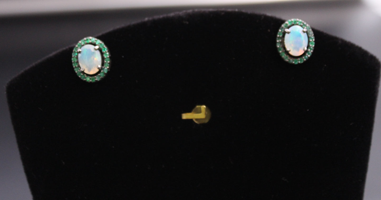 Round Emerald and Gemstones Earring
